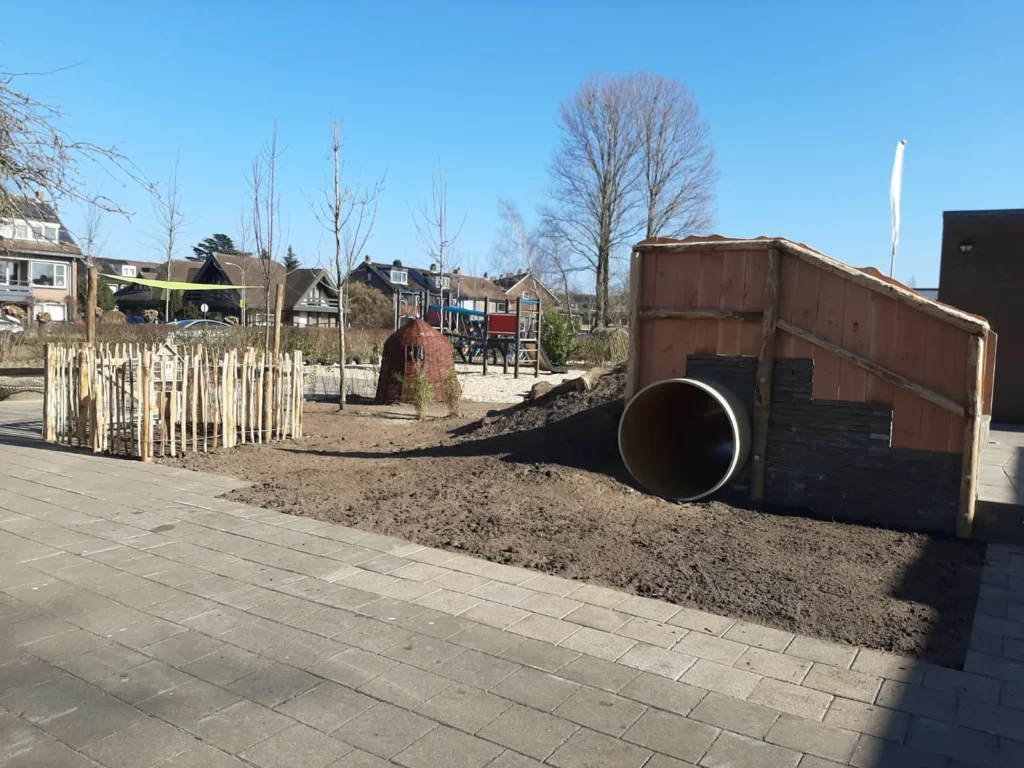Groen schoolplein basisschool de Regenboog - 3