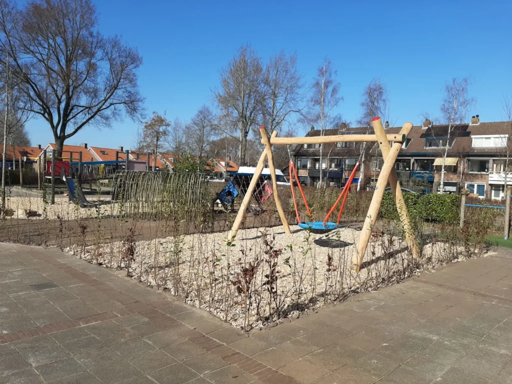 Groen schoolplein basisschool de Regenboog - 7